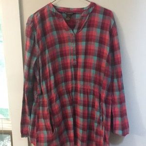 Plaid flannel super cute shirt! Cinched at waist - pockets too!